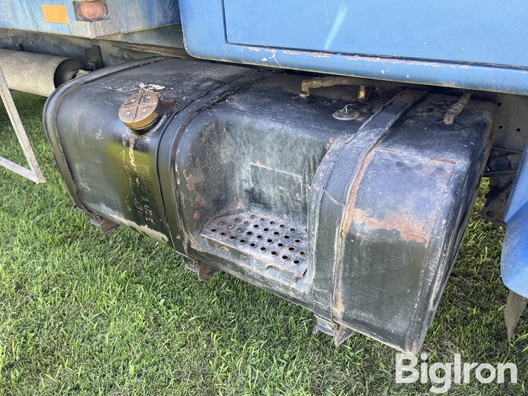 1984-international-f2375-t/a-silage-truck-image-15