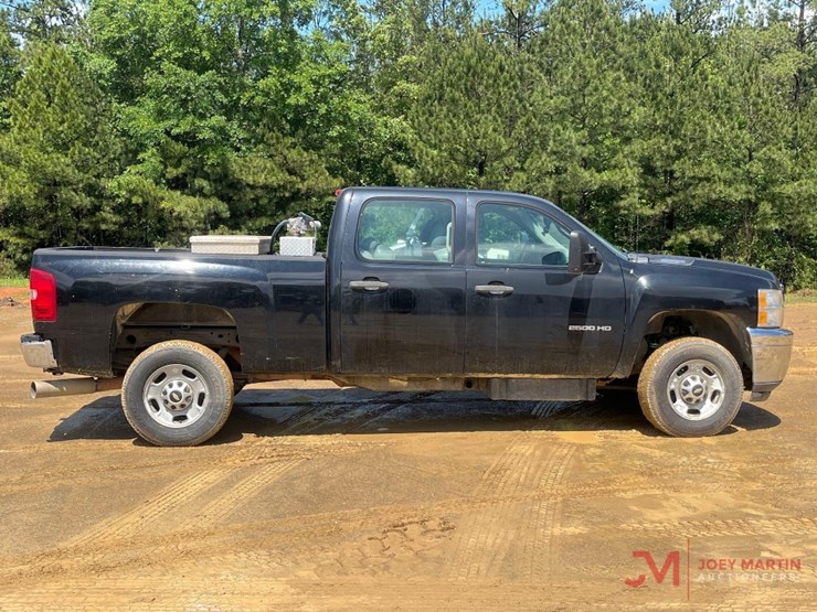 2013-chevrolet-2500hd-image-6