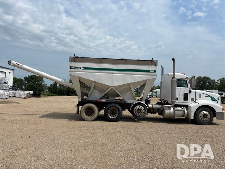 2005-peterbilt-385-image-4