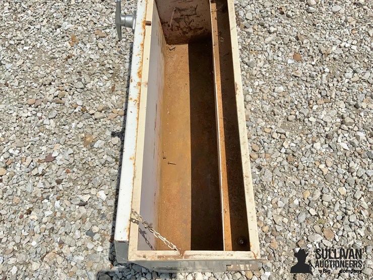 side-mount-truck-tool-box-image-10