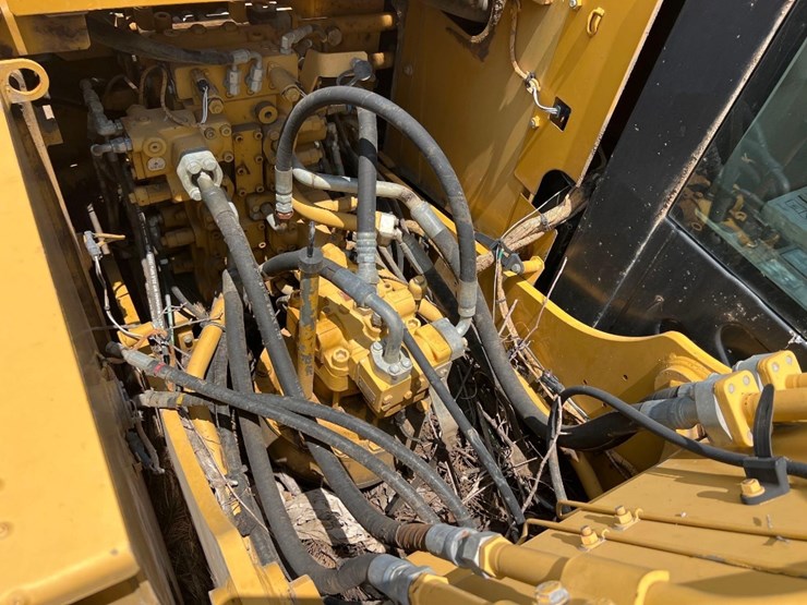 2013-caterpillar-320el-image-18