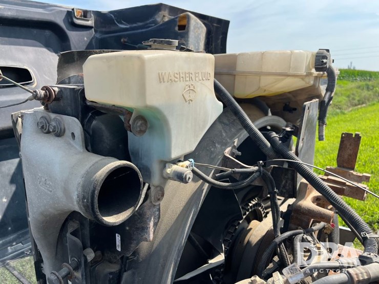 2008-peterbilt-384-image-82