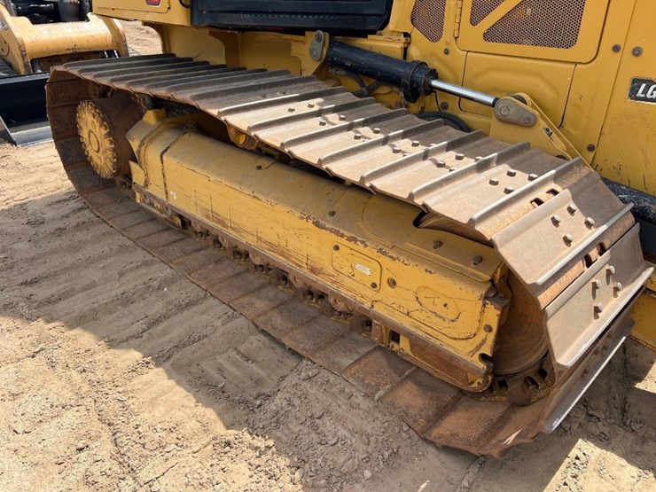 2021-caterpillar-d3-lgp-image-23