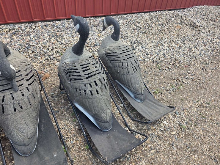 (3)-goose-chairs-by-wildfowler-outfitters-and-new-scheels-law-out-blind,-buying-all-for-one-money-image-4