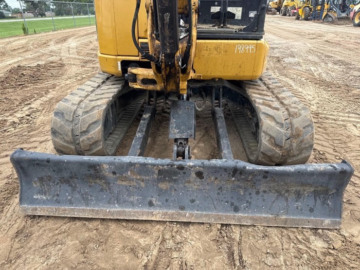 2015-caterpillar-305e2-cr-image-19