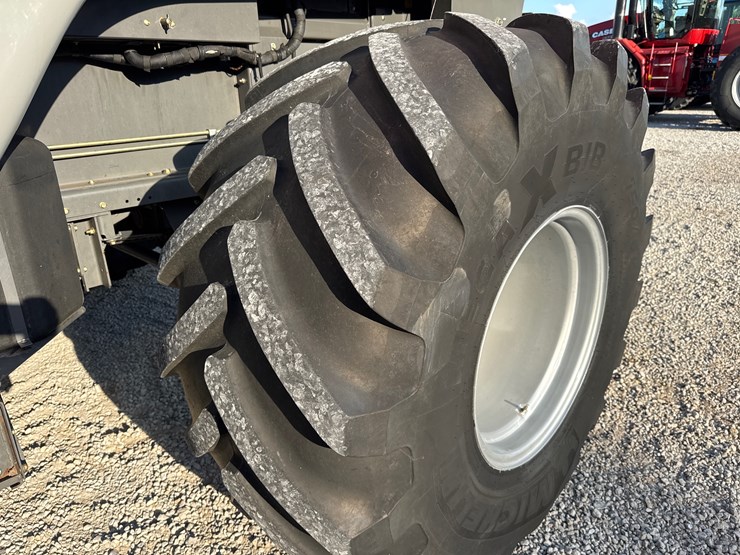 2012-massey-ferguson-9540-image-10