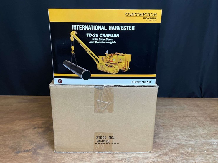 1/25-ih-td-25-crawler-w/side-boom-nib-1st-gear-image-11