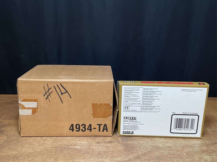 1/16-ih-856-1997-ih-collectors-nib-ertl-image-8