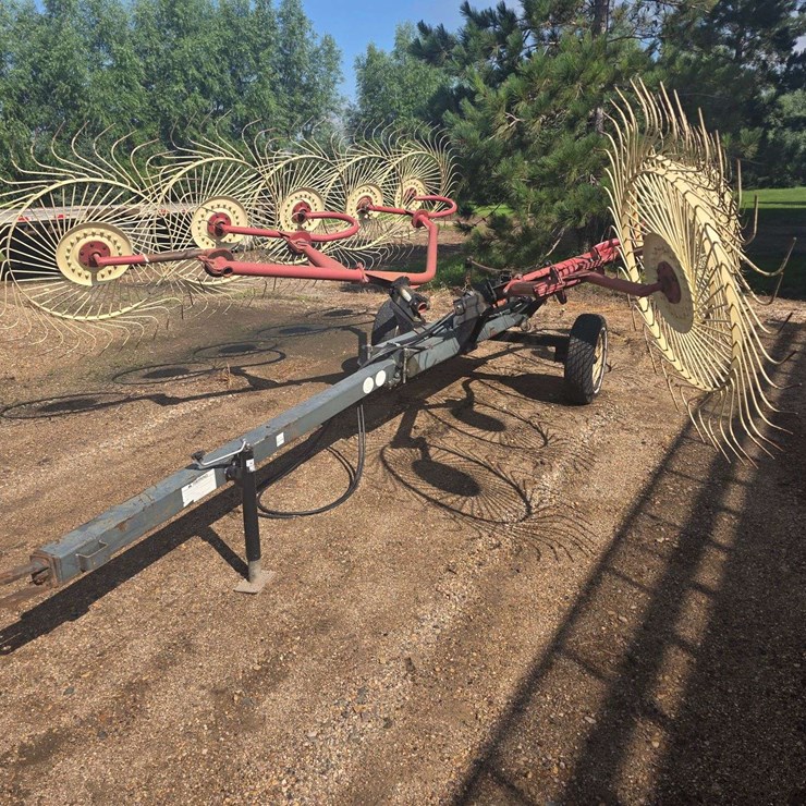 10 Wheel Pull Type Wheel Rake, Hydraulic Lift, Brand: OMI AGC, 14” Tires on 4 Bolt Rims