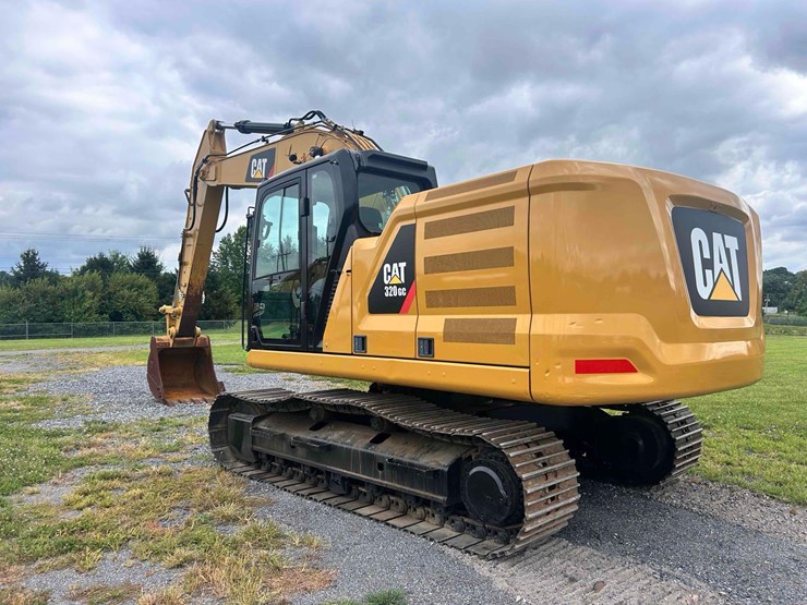 2018-caterpillar-320gc-image-7