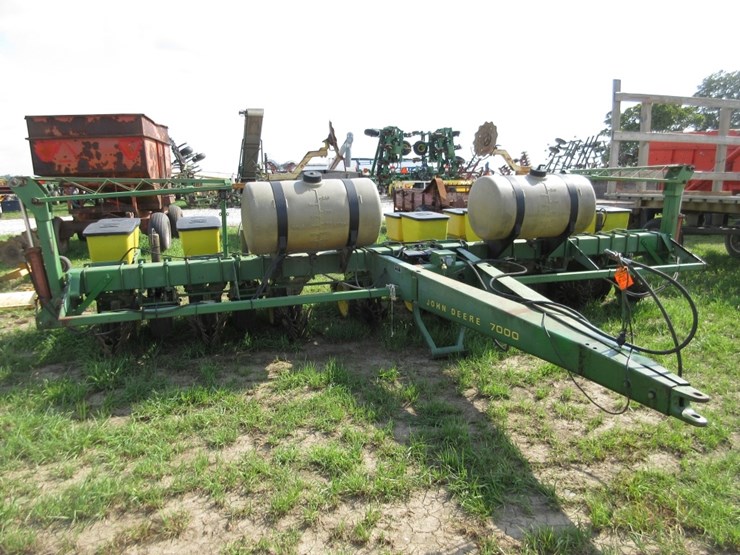 john-deere-7000-image-7