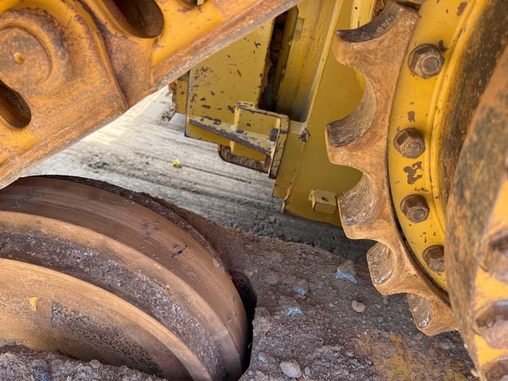2015-caterpillar-d6t-lgp-image-13