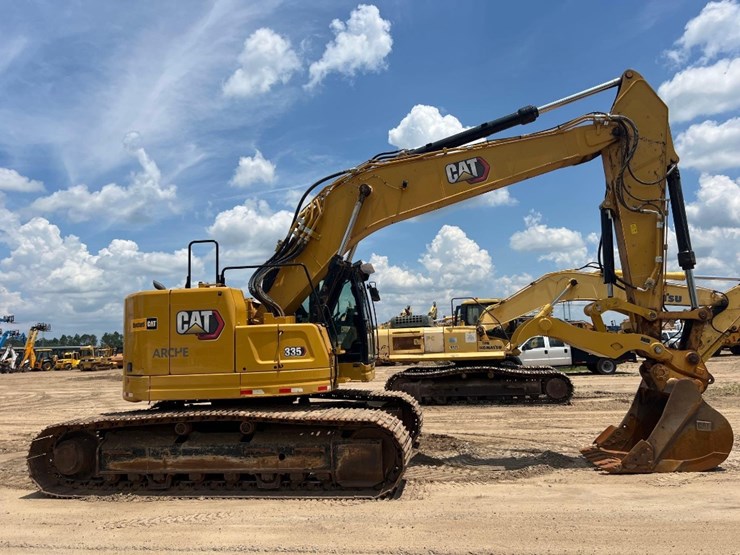 2022-caterpillar-335-image-5