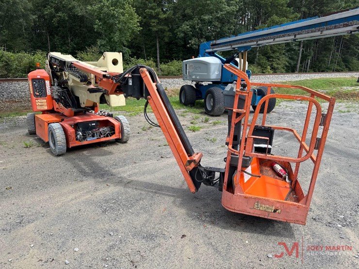 2015-jlg-e400ajpn-image-3