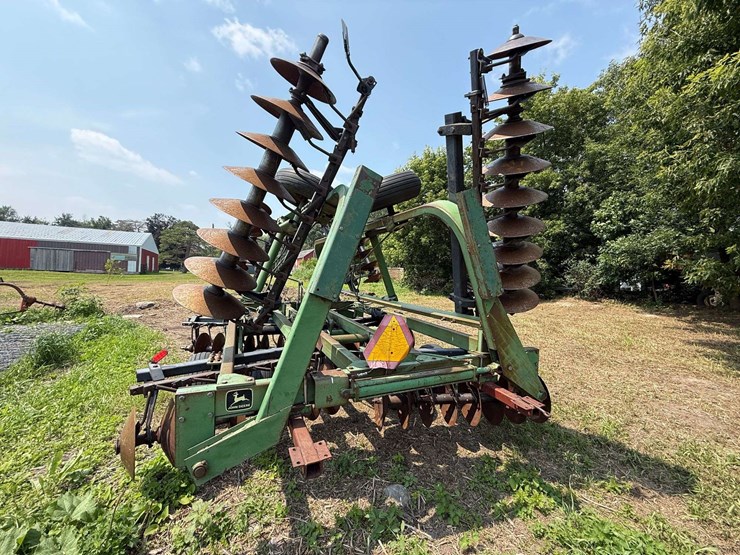 john-deere-235-image-8