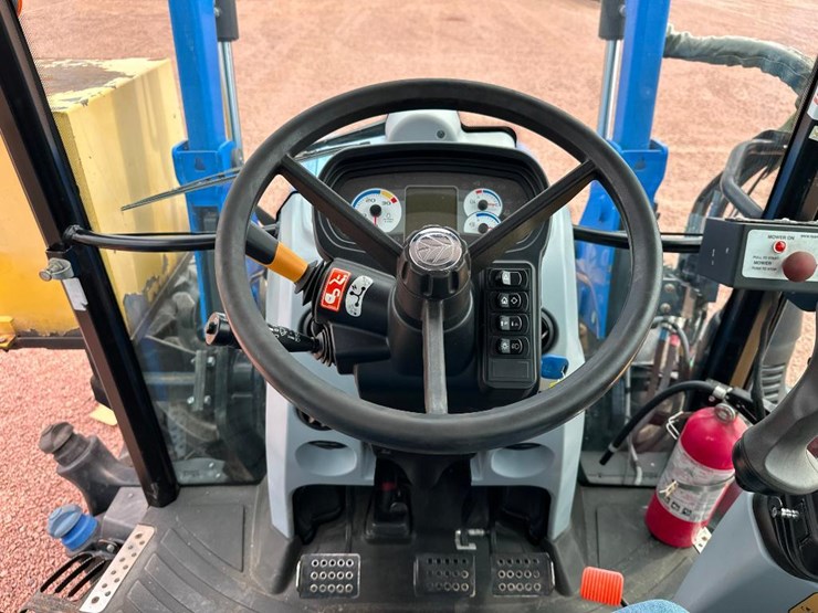 2017-new-holland-t5.110-image-52
