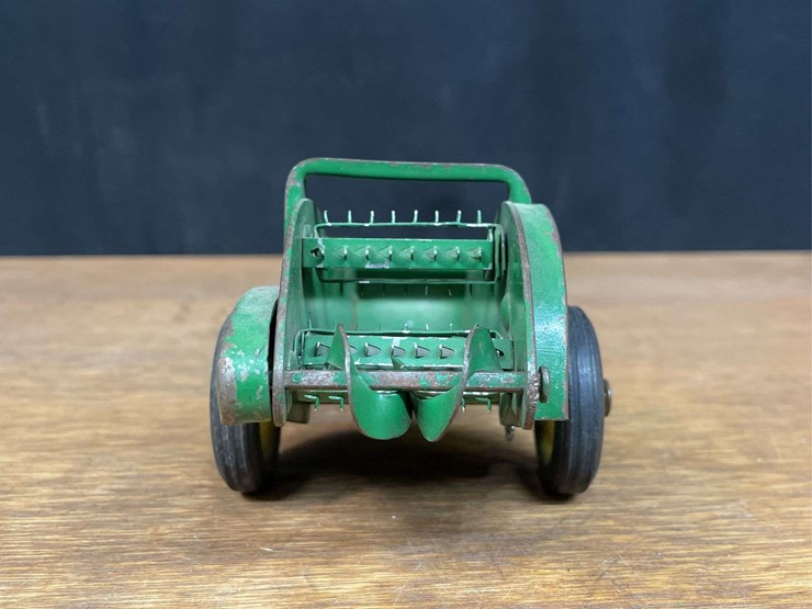 john-deere-16-image-5