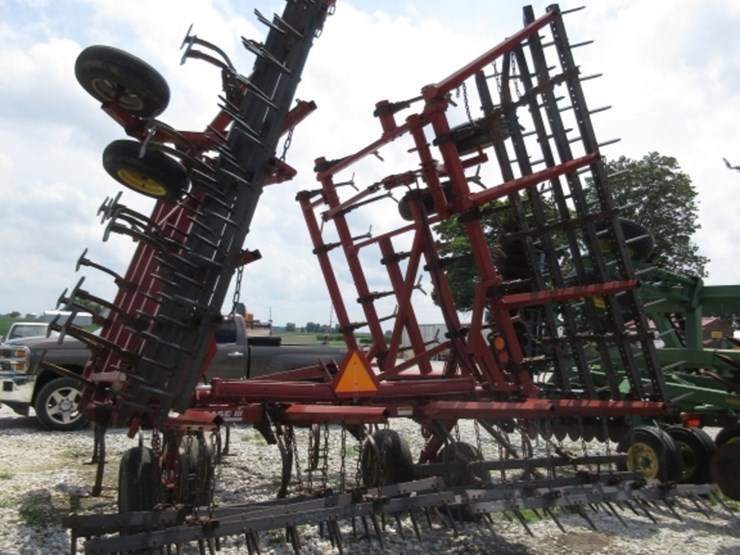 ih-4300-field-cultivator-image-5