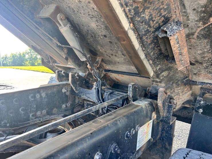 2021-western-star-4700sf-image-16