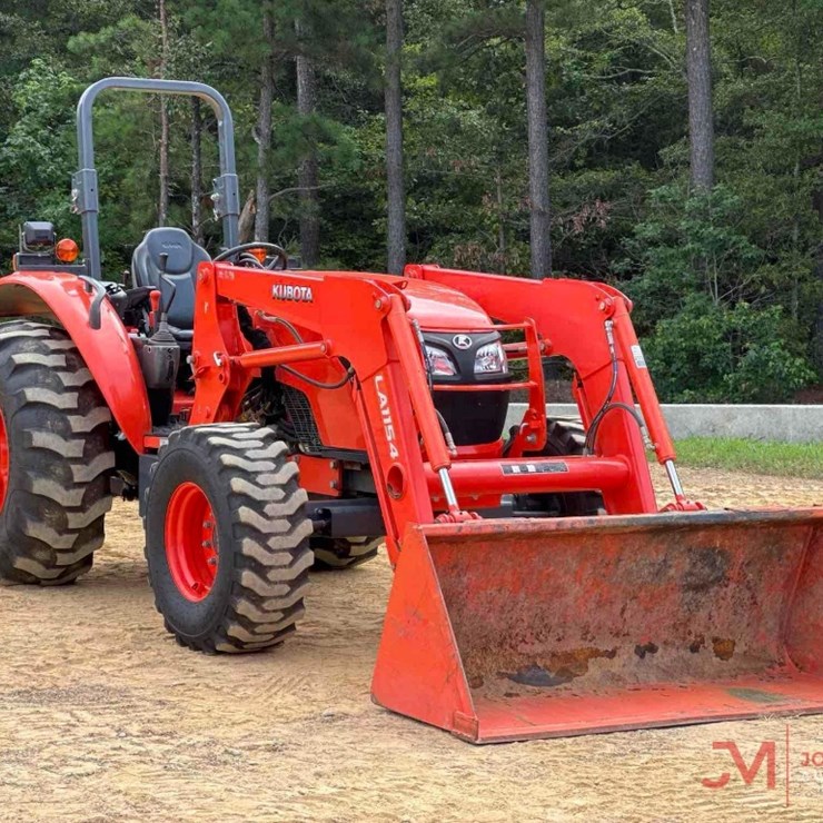 KUBOTA M7060D