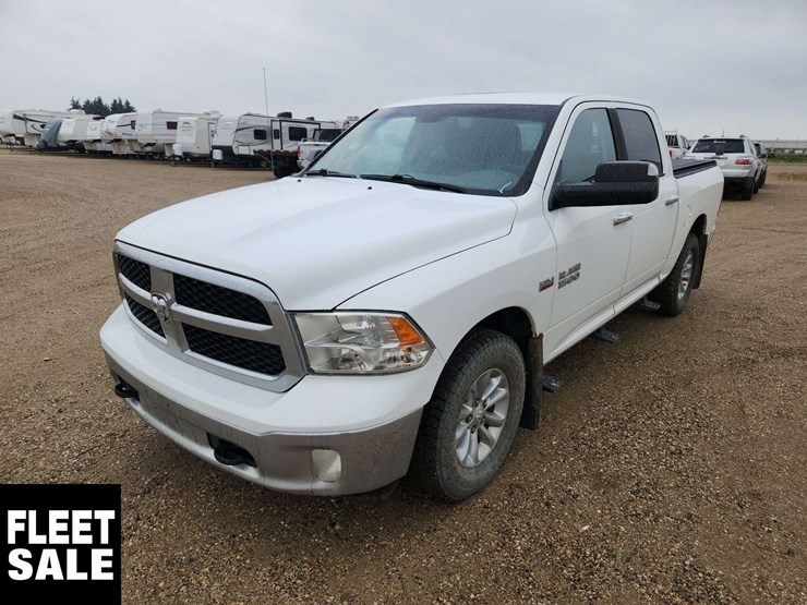 2015-ram-1500-slt-image-1