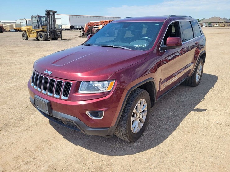 2016-jeep-grand-cherokee-laredo-image-1