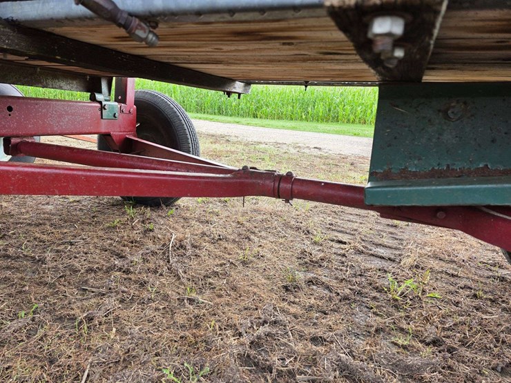 galvanized-flair-box-with-hoist-in-working-order,-on-running-gear,-wood-floor,-16”-tires-on-5-bolt-r-image-7