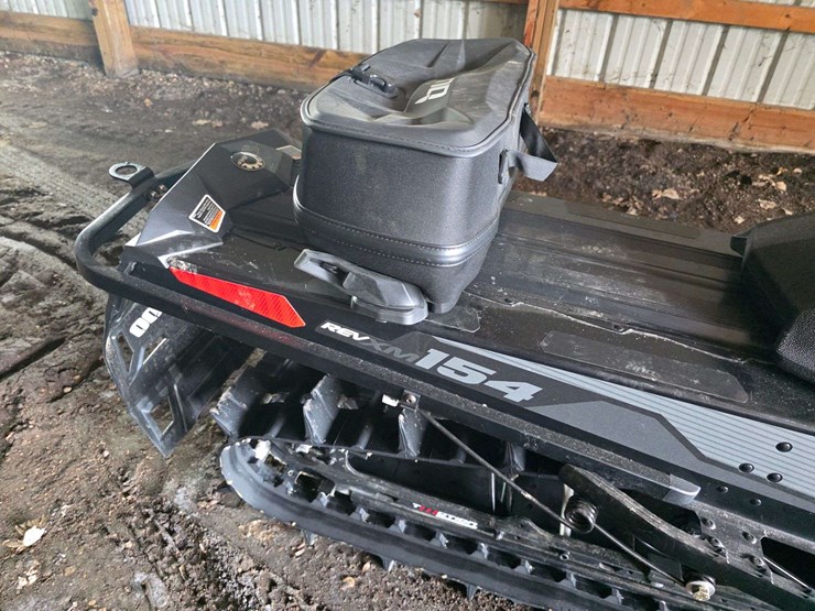 2018-ski-doo-summit-snowmobile,-154”-track,-600-e-tech,-electric-start,-6,565-miles,-comes-with-sled-image-4