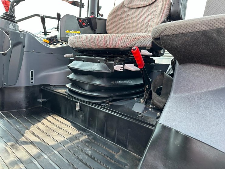 2015-kubota-m110gx-image-53