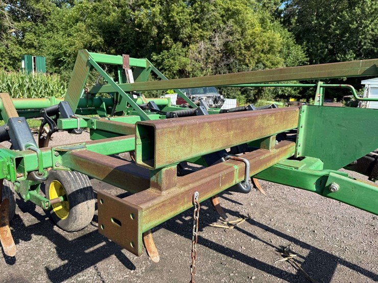 john-deere-680-image-11