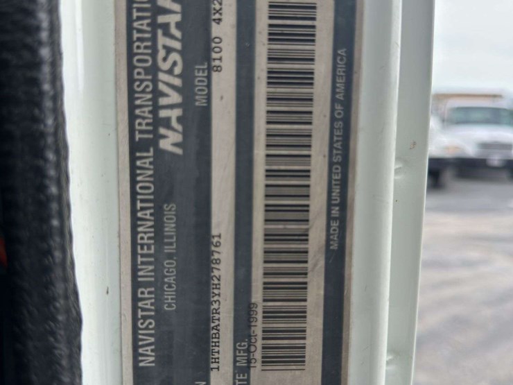 2000-international-8100-image-24