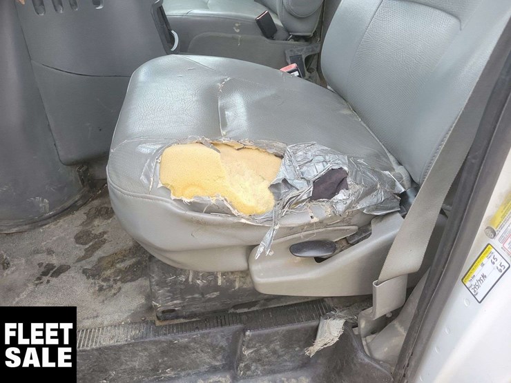 2005-ford-cargo-image-34