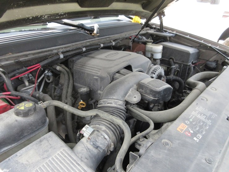 2012-chevy-tahoe-image-17