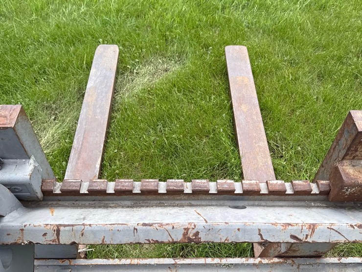 volvo-mount-payloader-pallet-forks-image-11