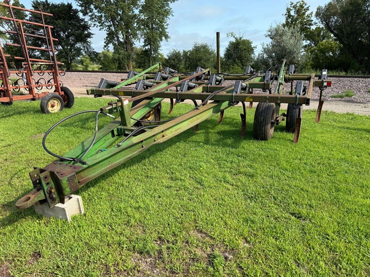 john-deere-610-image-1