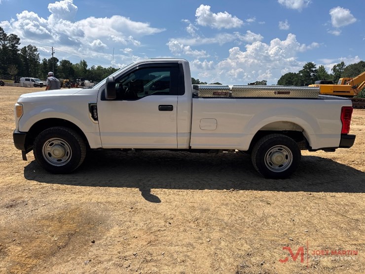 2017-ford-f250-xl-image-5