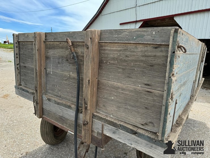 monarch-wooden-barge-wagon-on-case-running-gear-image-12