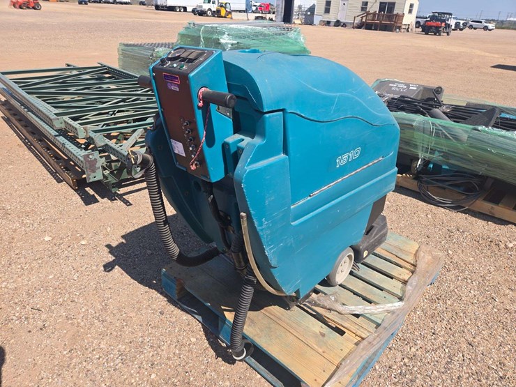tennant-zamboni-1510-image-4