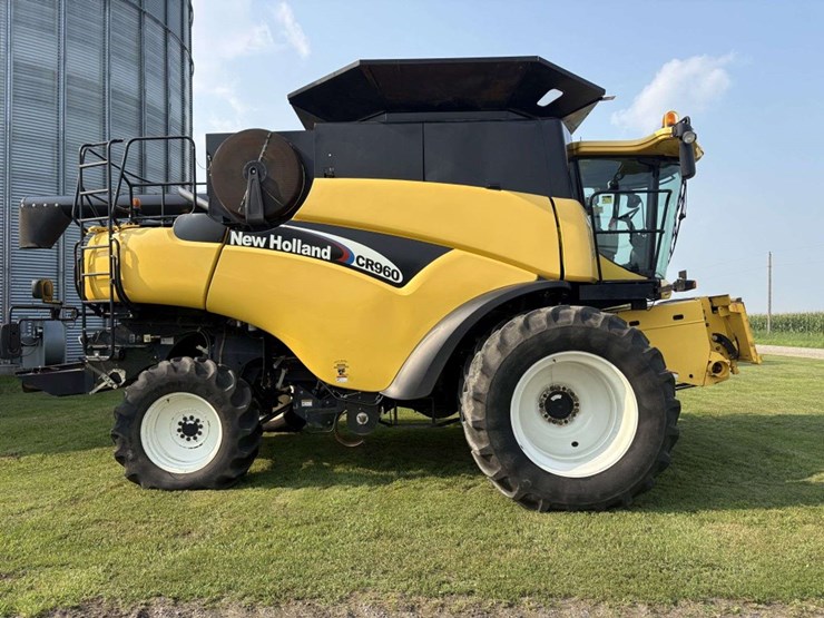 2003-new-holland-cr960-image-3