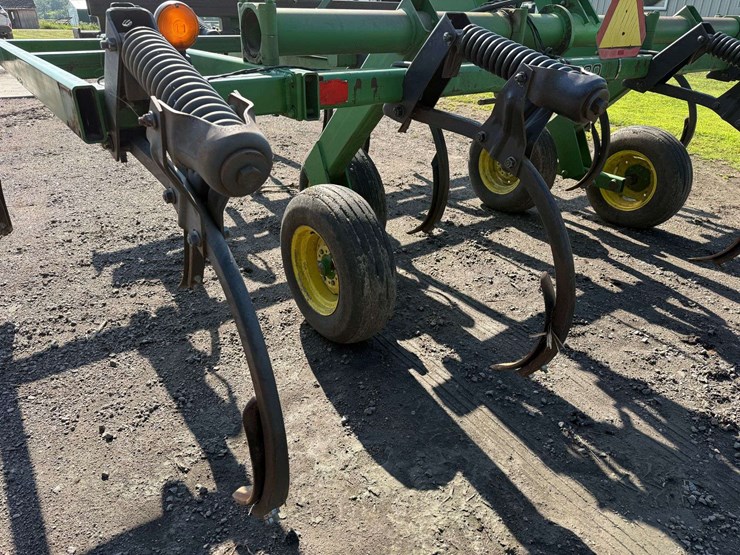 john-deere-680-image-24