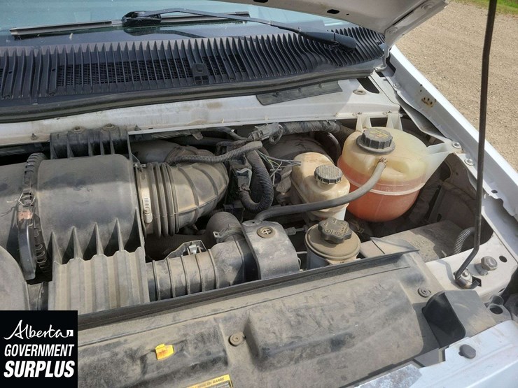 2013-ford-cargo-image-14