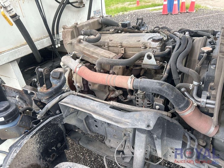 2021-isuzu-nrr-image-20