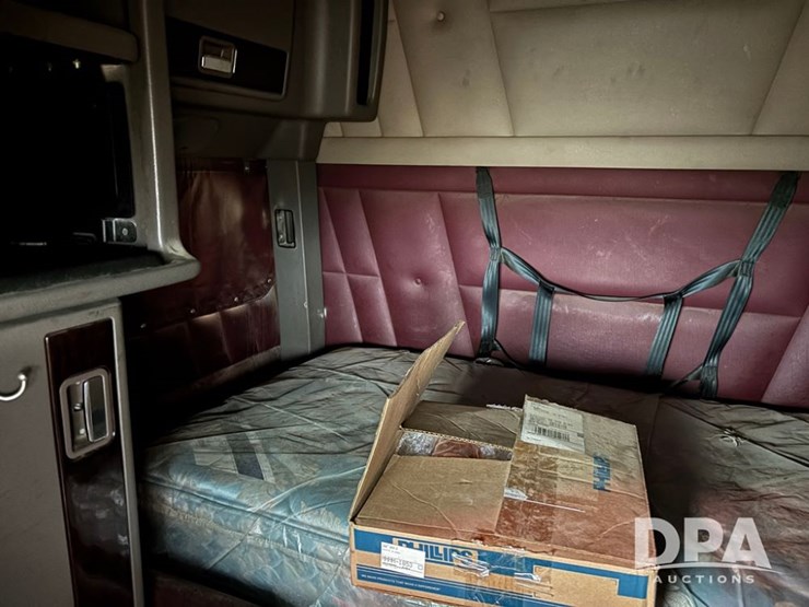 2012-peterbilt-386-image-64