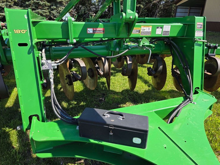 2016-john-deere-18-image-76