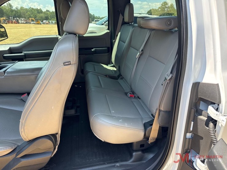 2016-ford-f150-xl-image-17
