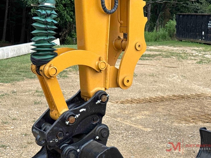 2021-caterpillar-305.5-image-6