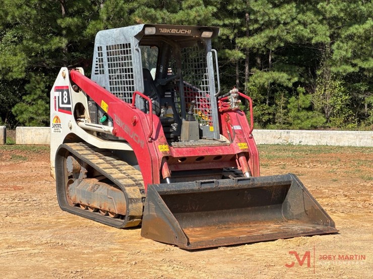 2020-takeuchi-tl8-image-1