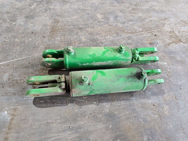 john-deere-12-image-2