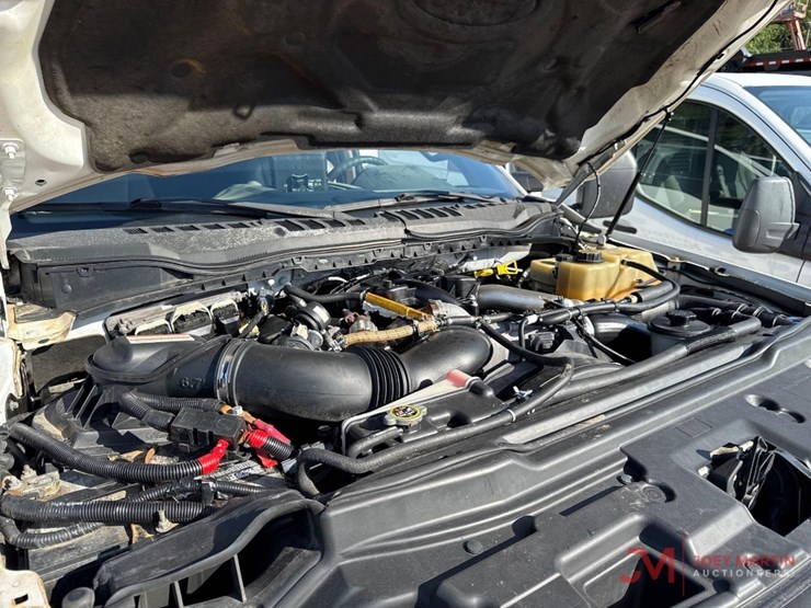 2017-ford-f550-xl-image-21