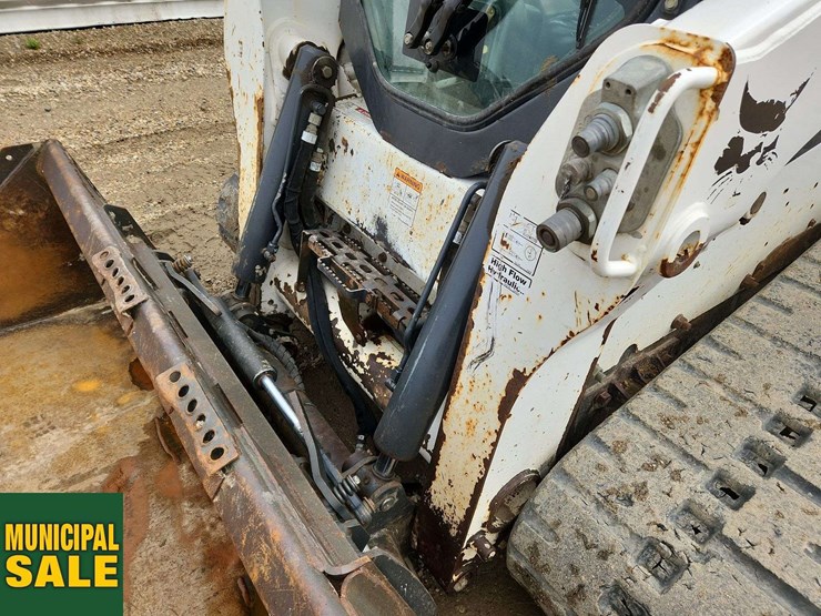 2014-bobcat-t750-image-21